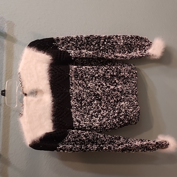 Hand Knit Sweater - Picture 2 of 8